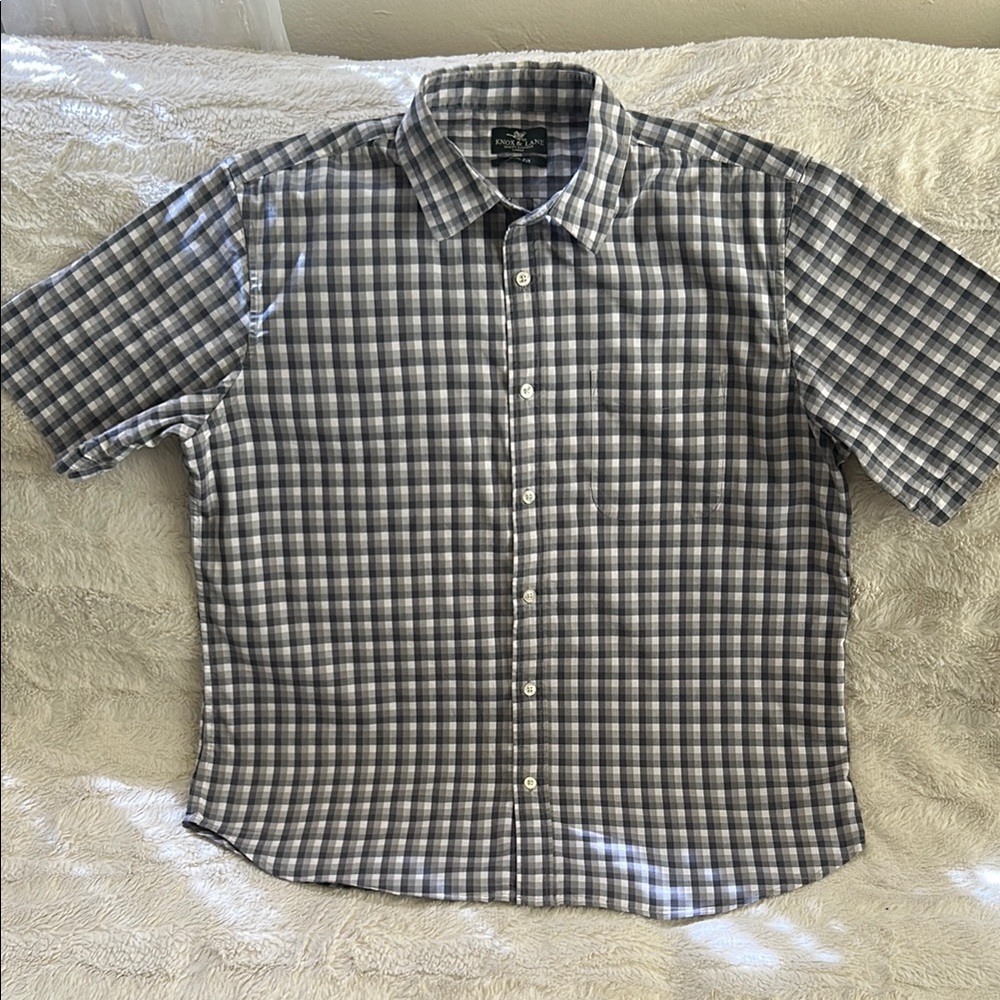 Men's Gray and White Checkered Shirt